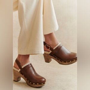 Sezane Taylor Clogs
